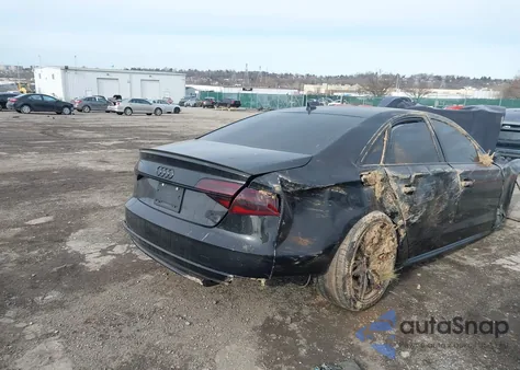 2016 Audi S8 4.0T Plus z USA, uszkodzony, nr VIN WUAJ5AFD0GN900743